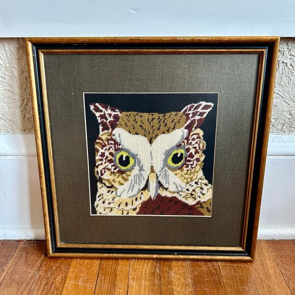 Vintage 1970's Large Owl Framed and Matted Needlepoint 16" x 16" - Picture 1 of 12
